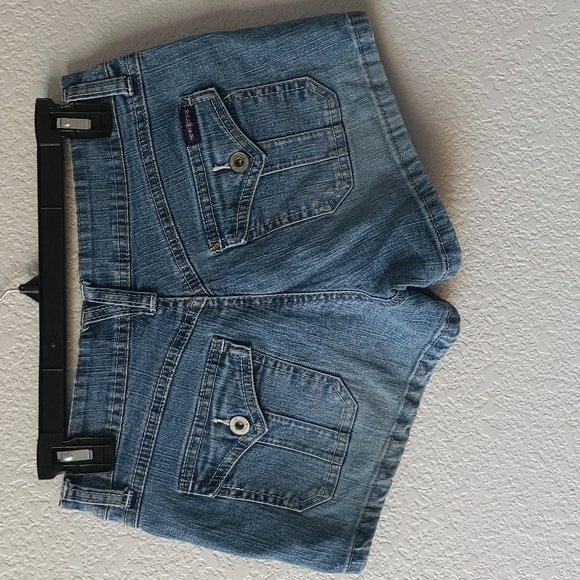 New Attitude Jean Shorts - Picture 2 of 4